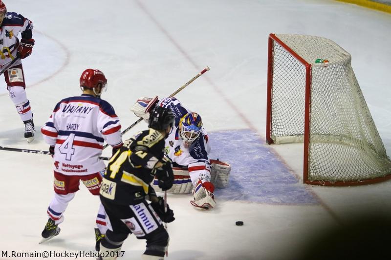 Rouen 0 - 2 Grenoble 