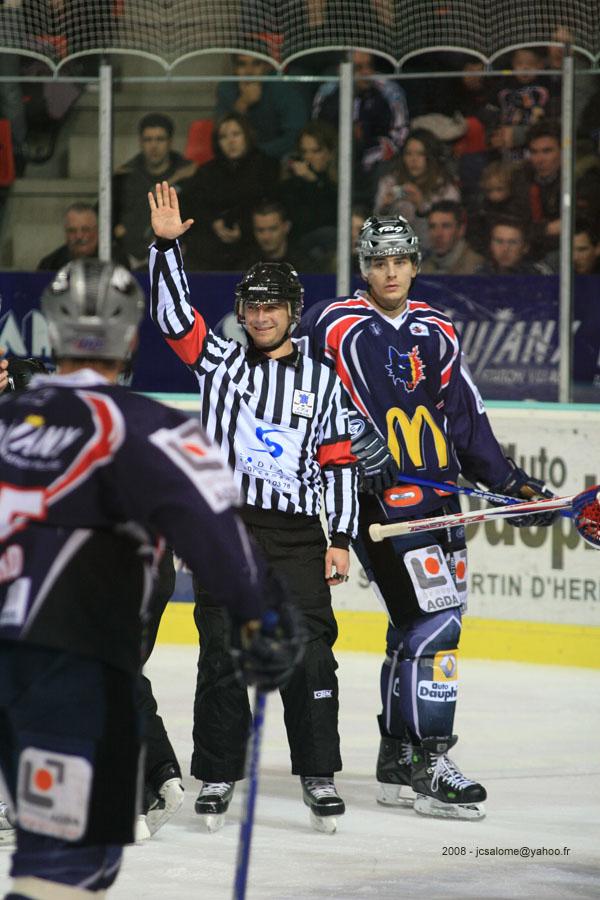 Grenoble  8 - 5 Angers 