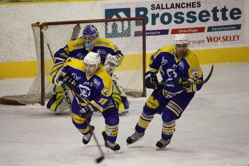 Chamonix  3 - 9 Grenoble 