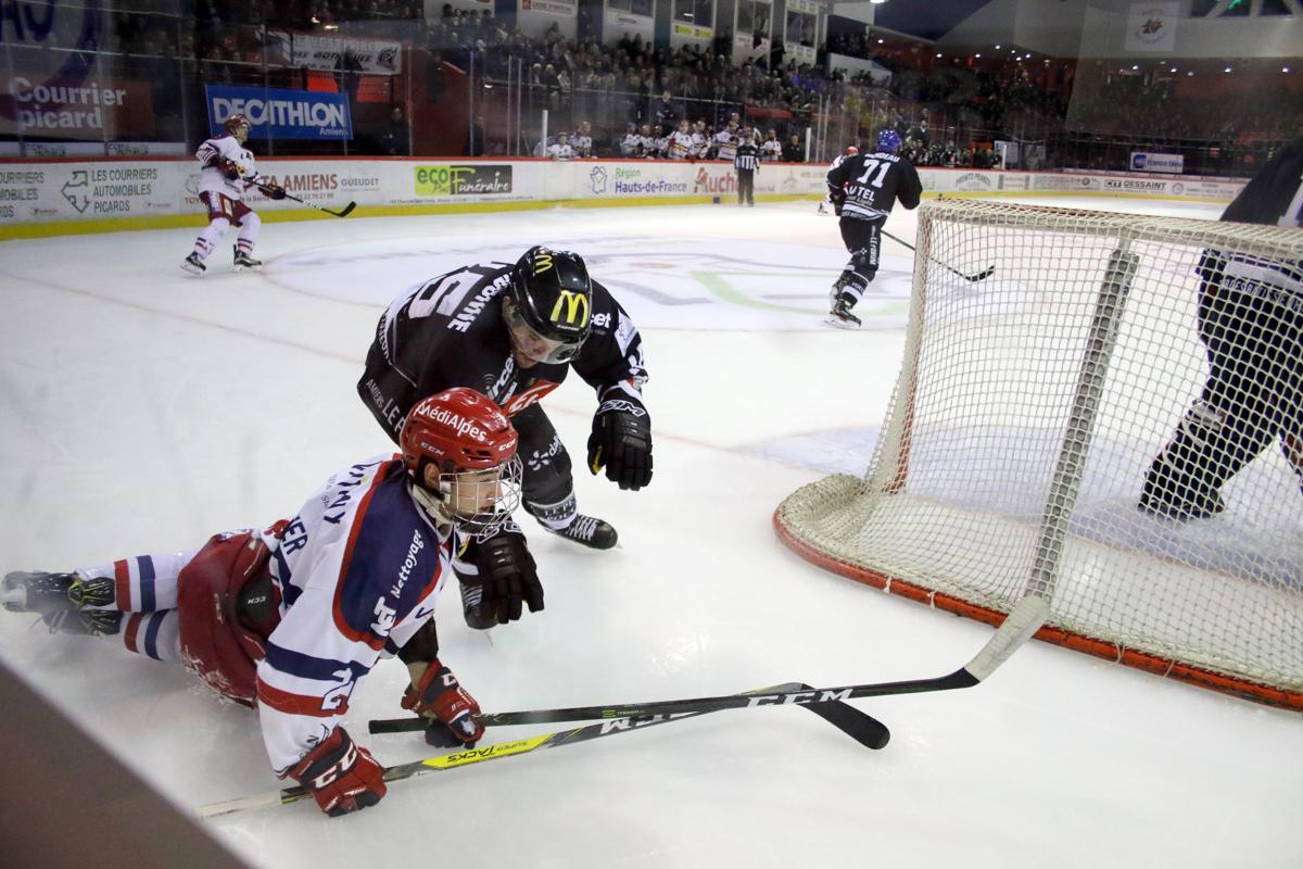 Amiens  7 - 3 Grenoble 