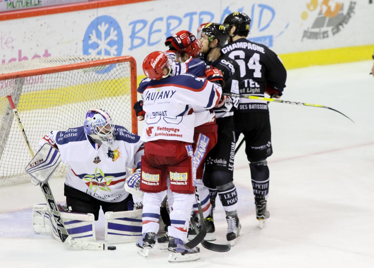Amiens  7 - 3 Grenoble 