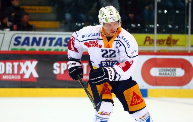 Photo hockey reportage NLA: Libérez les ours !