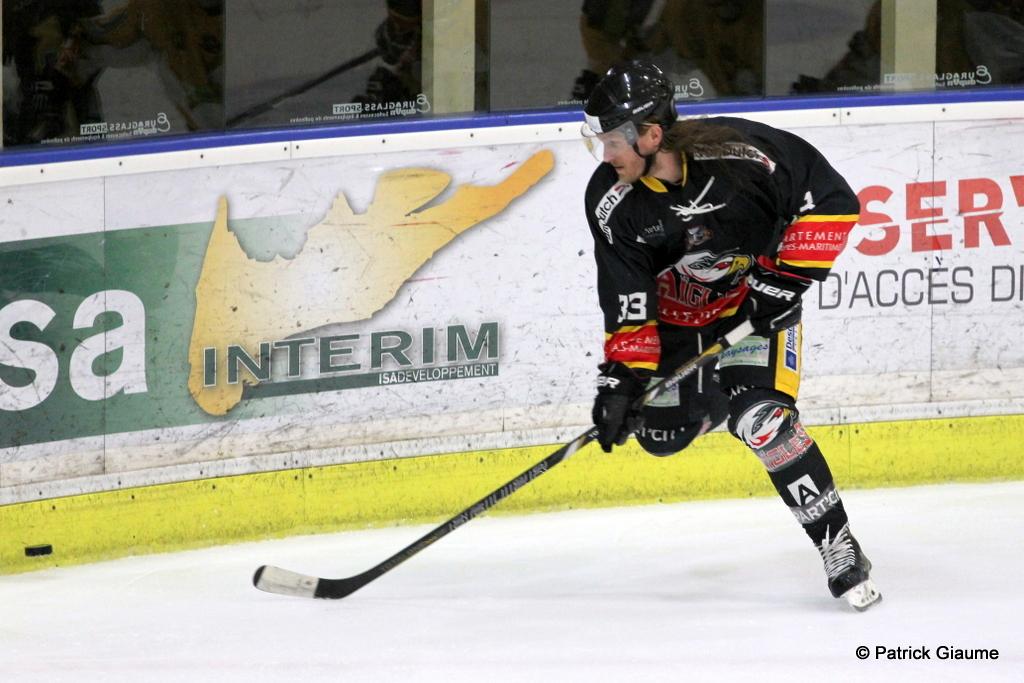 Nice 4 - 0 Strasbourg 