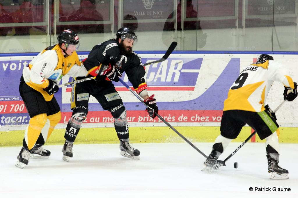 Nice 4 - 0 Strasbourg 