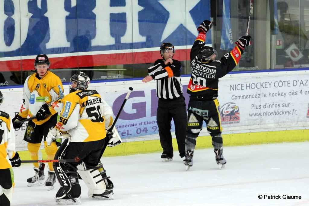 Nice 4 - 0 Strasbourg 
