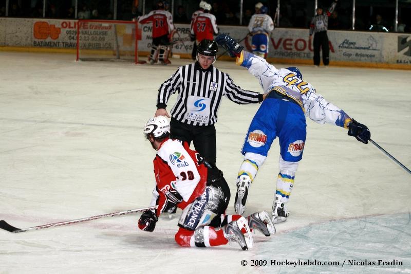 Briançon  9 - 3 Villard-de-Lans