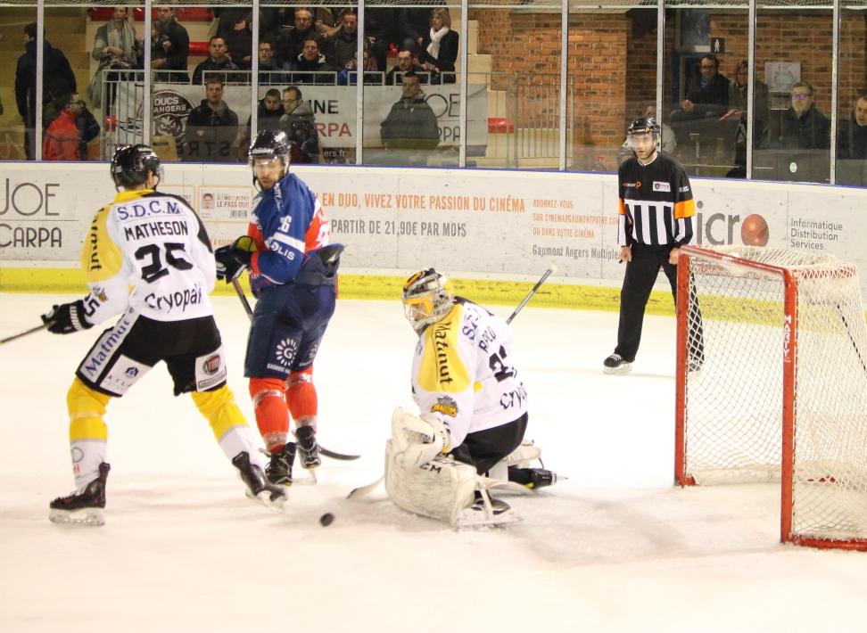 Angers  3 - 6 Rouen