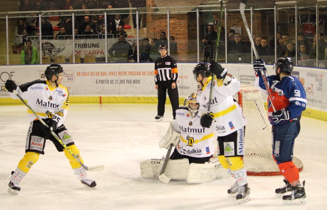 Angers  3 - 6 Rouen