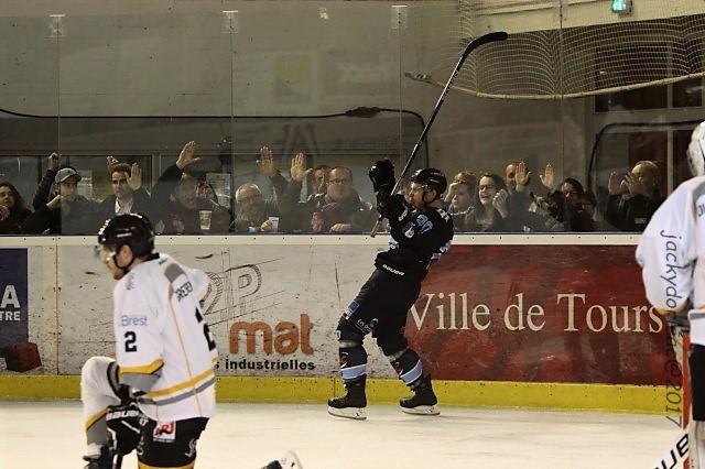 Tours  1 - 3 Brest 