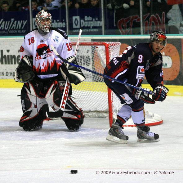 Grenoble  8 - 1 Neuilly/Marne