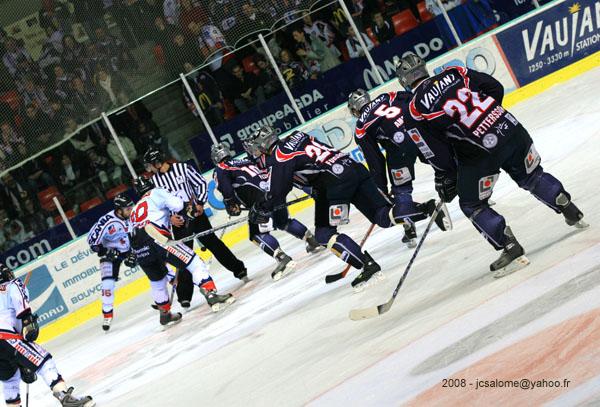 Grenoble  8 - 5 Angers 
