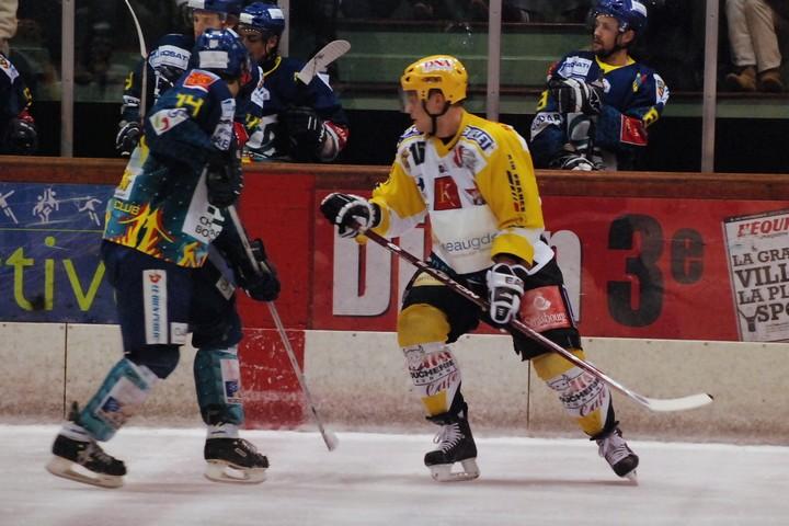 Dijon  2 - 3 Strasbourg 