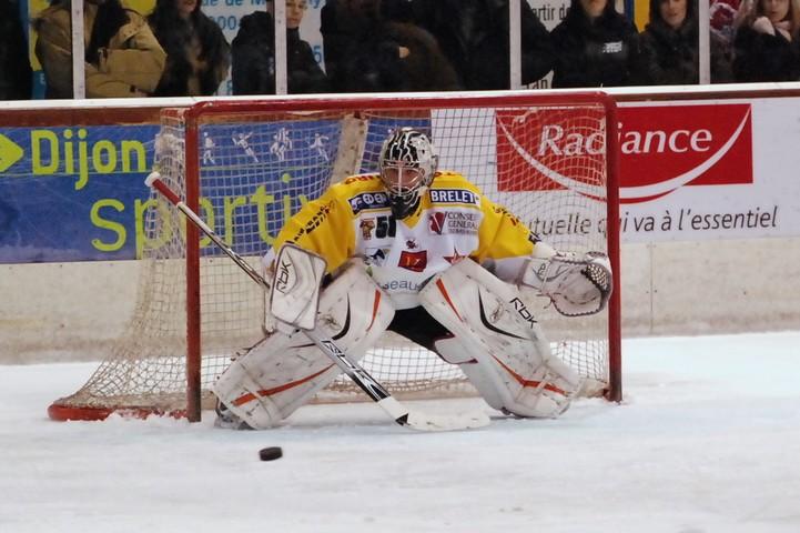 Dijon  2 - 3 Strasbourg 