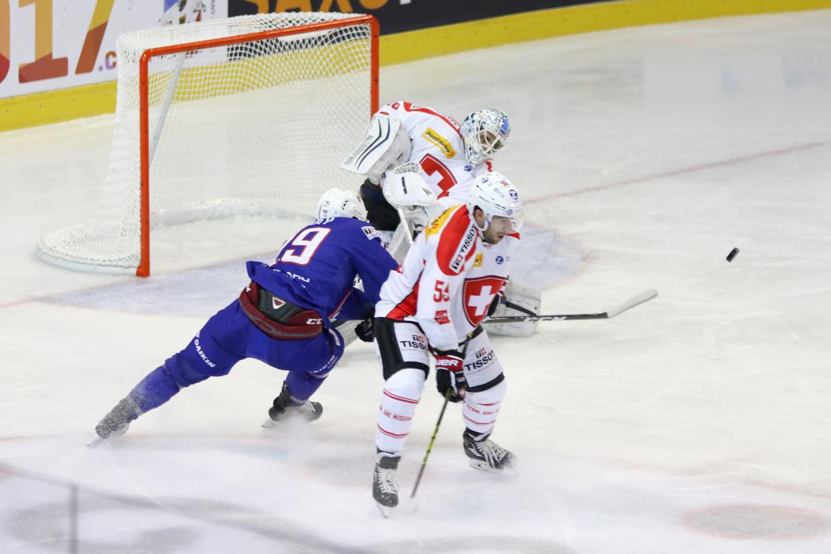 France 3 - 4 Switzerland