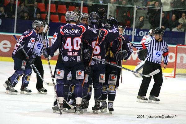 Grenoble  8 - 5 Angers 