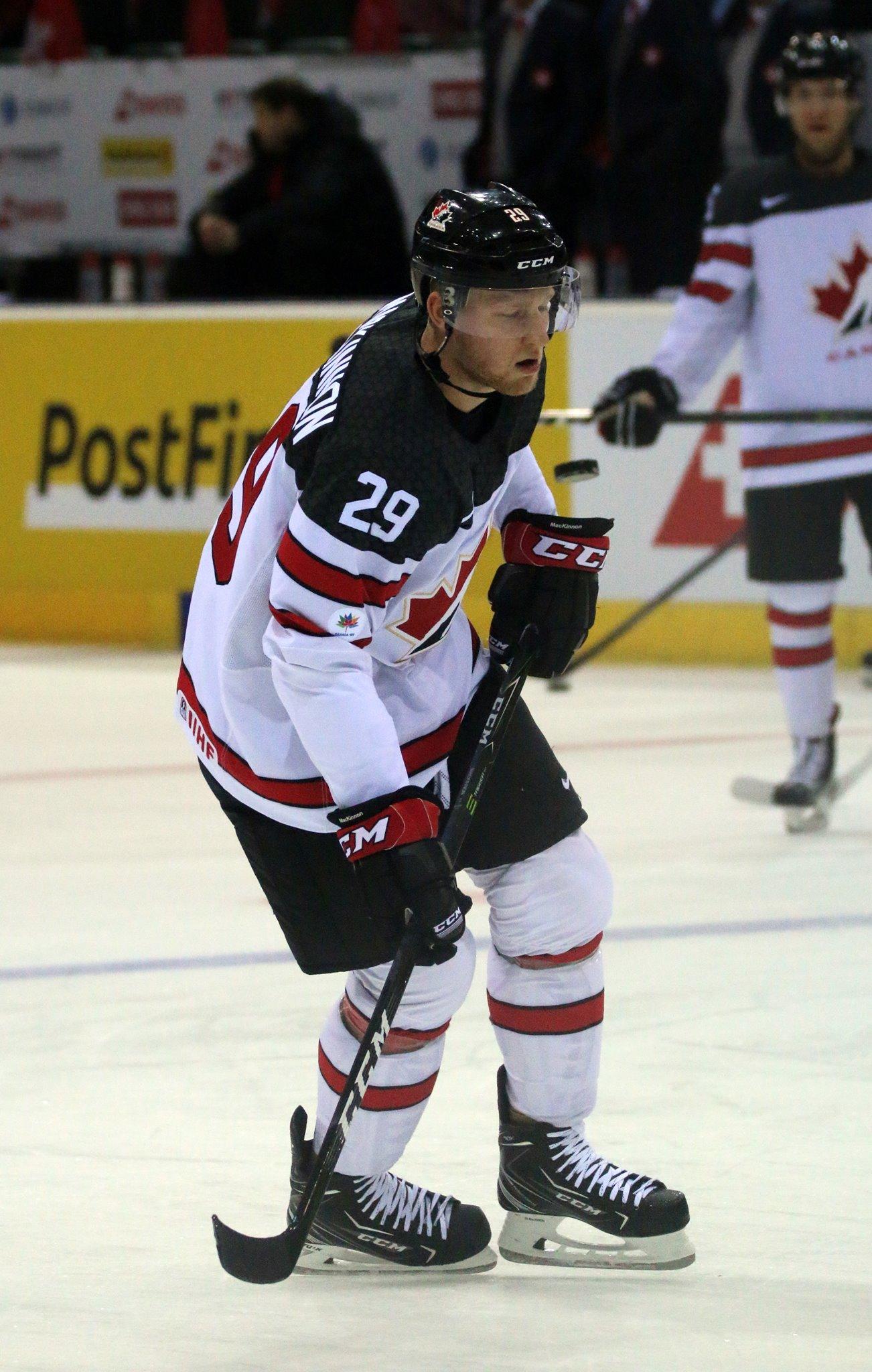 Switzerland 1 - 4 Canada