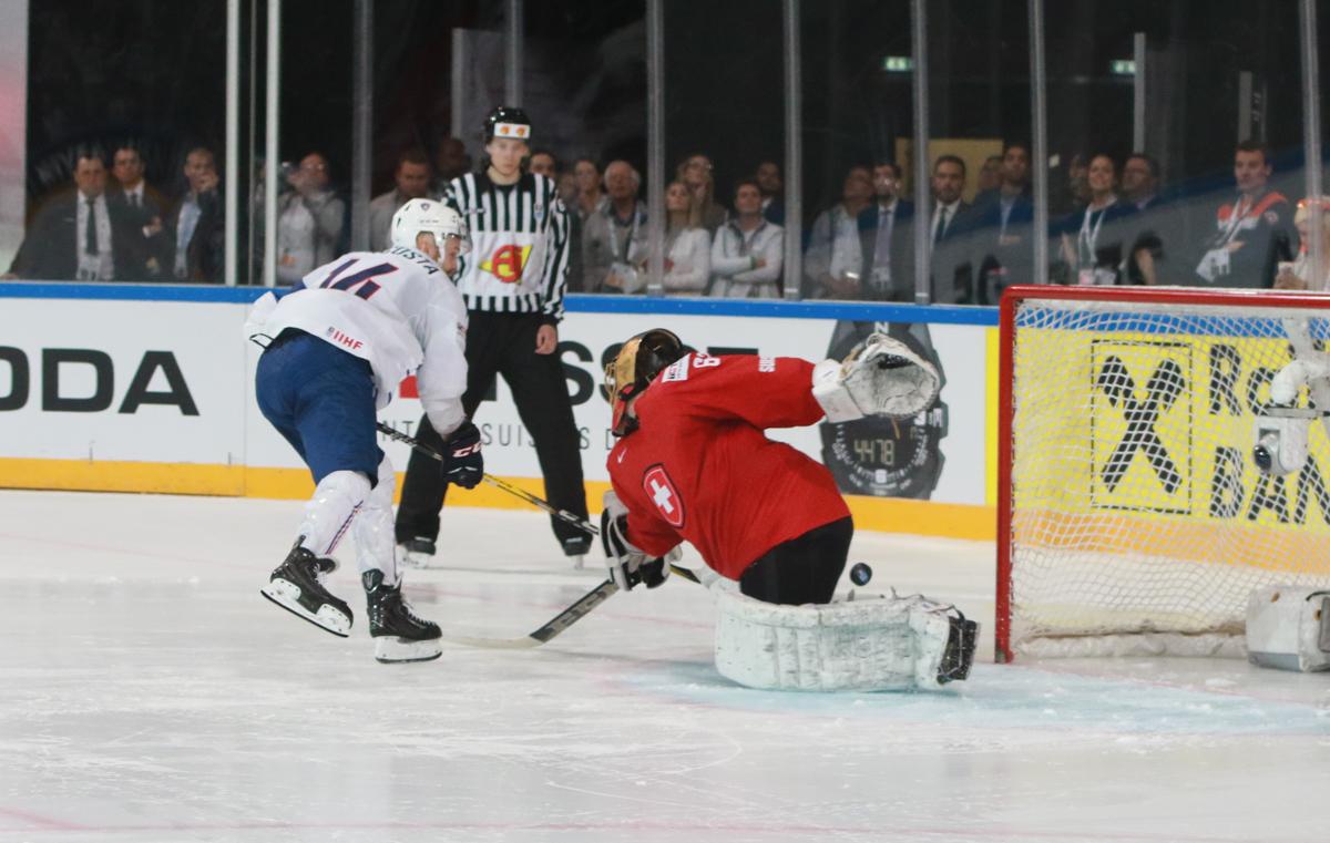 Switzerland 3 - 4 France