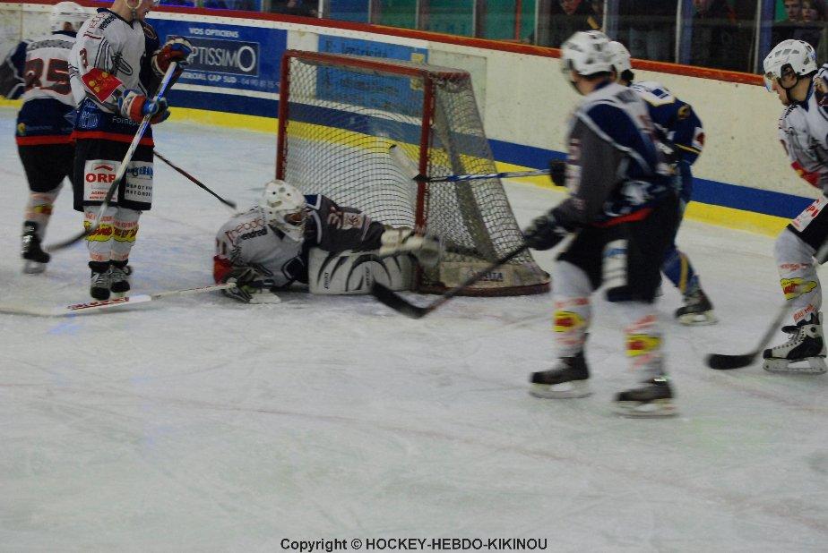 Avignon 4 - 2 Reims