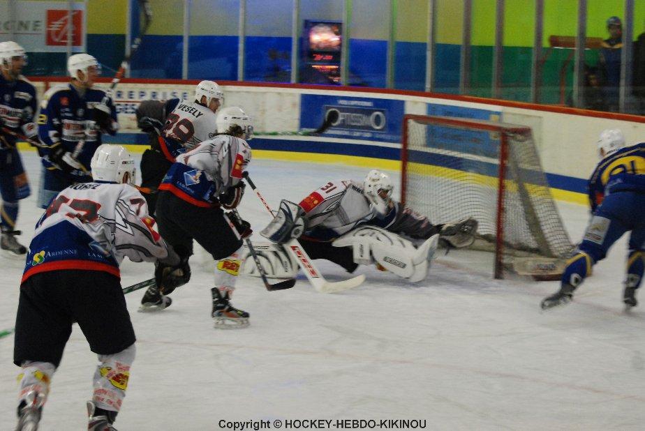 Avignon 4 - 2 Reims