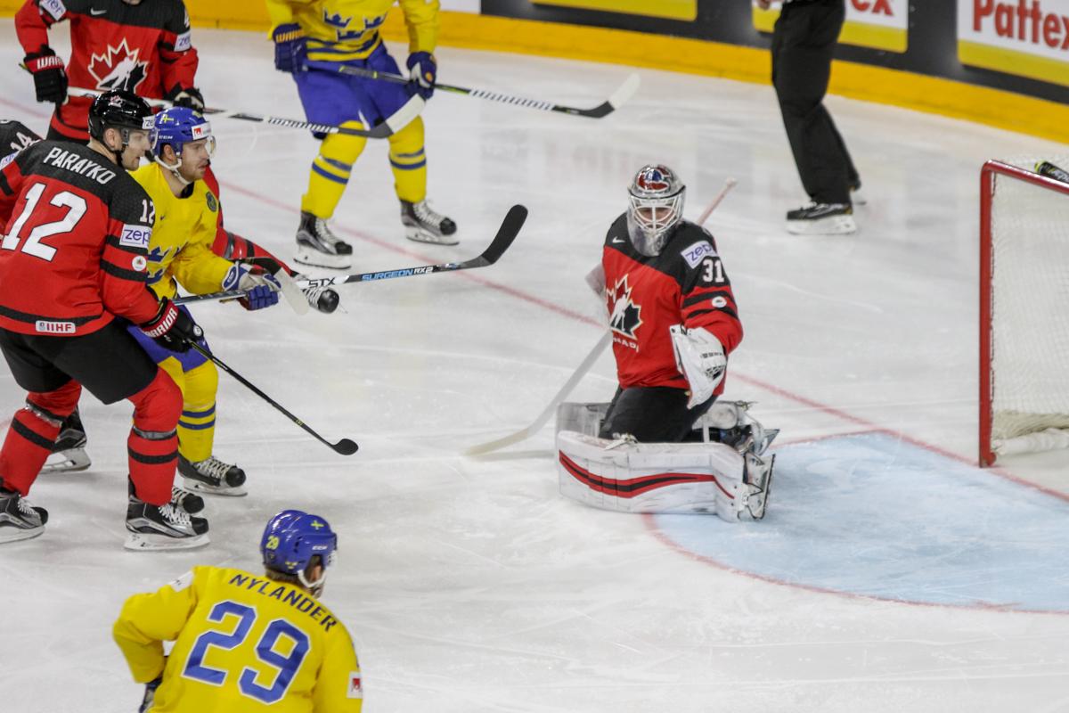 Canada 1 - 2 Sweden