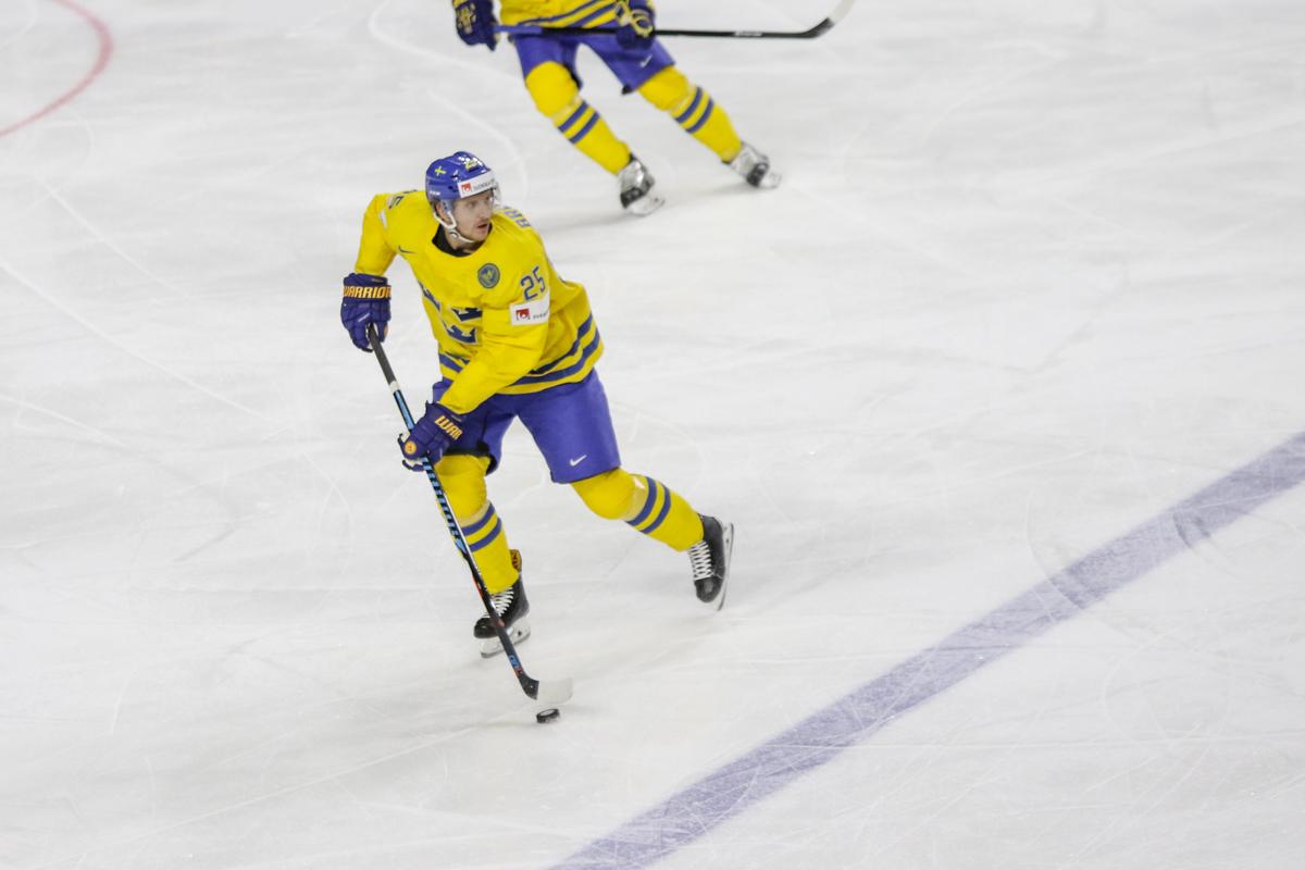 Canada 1 - 2 Sweden