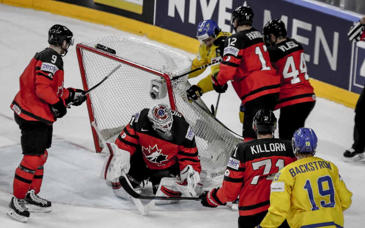 Canada 1 - 2 Sweden