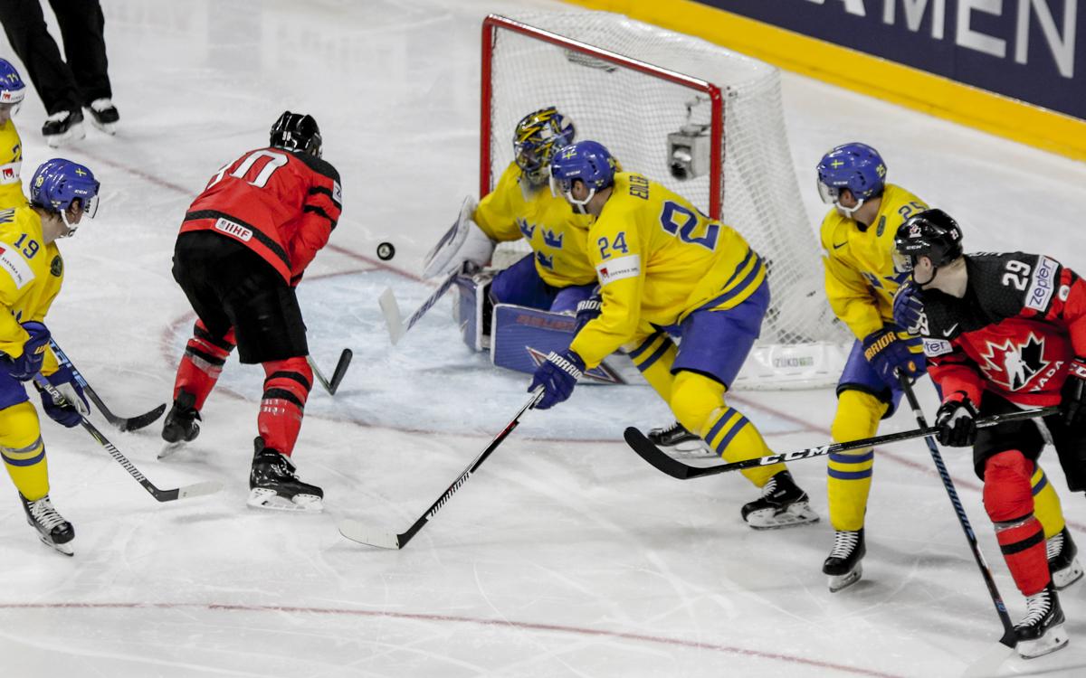 Canada 1 - 2 Sweden