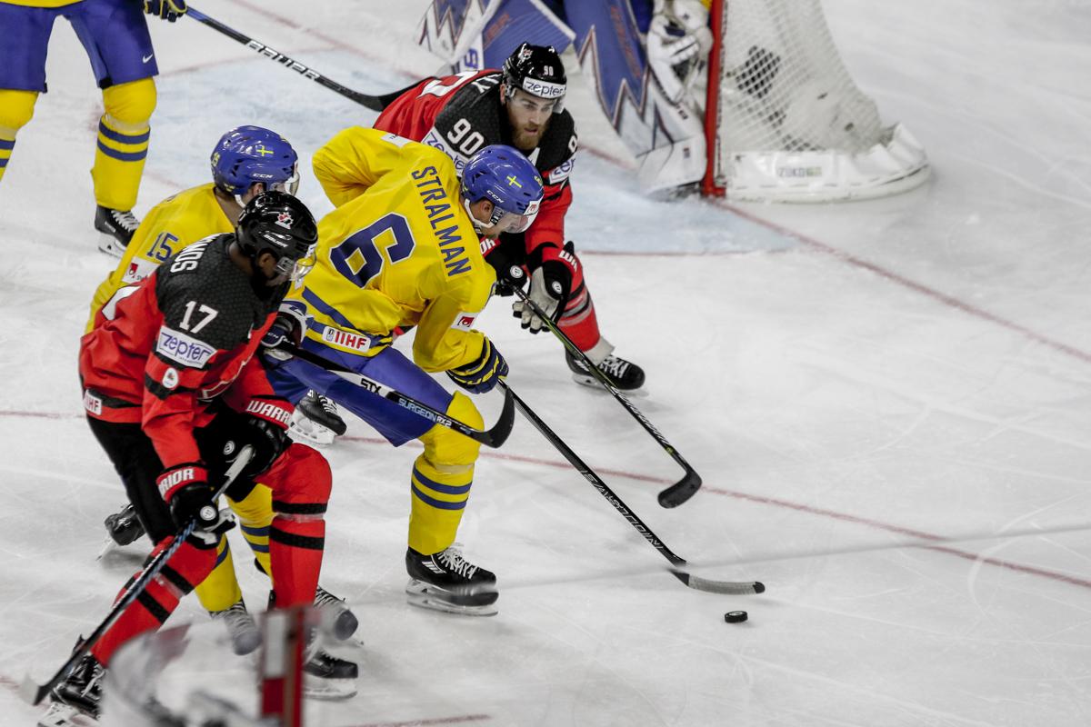 Canada 1 - 2 Sweden