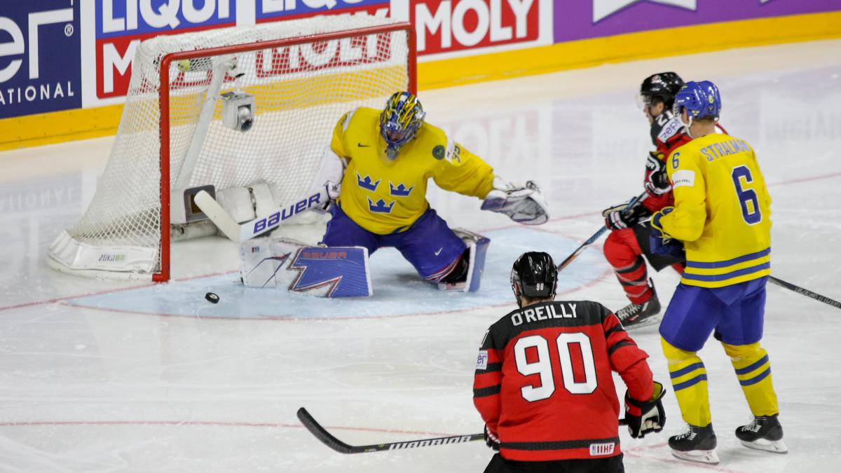 Canada 1 - 2 Sweden