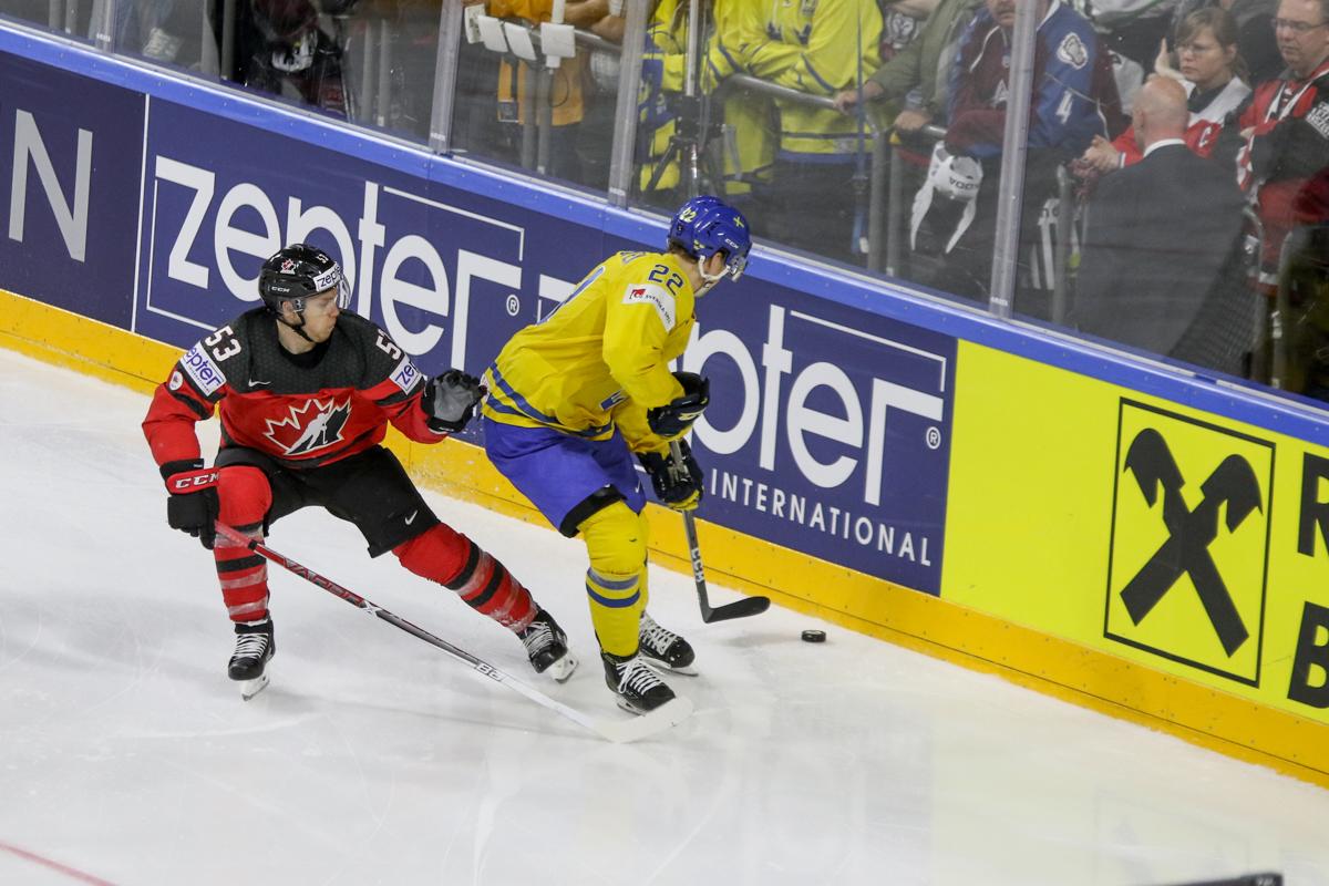 Canada 1 - 2 Sweden