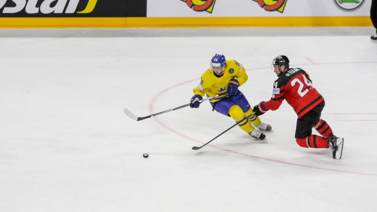 Canada 1 - 2 Sweden