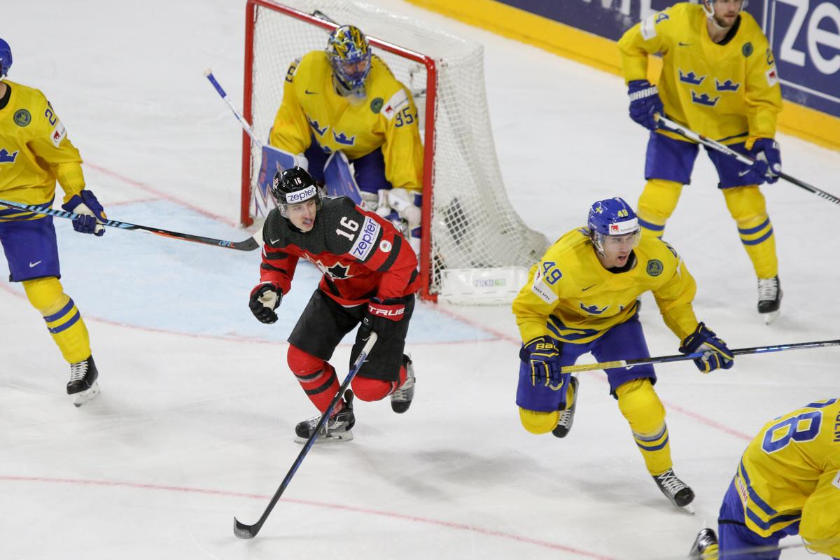 Canada 1 - 2 Sweden