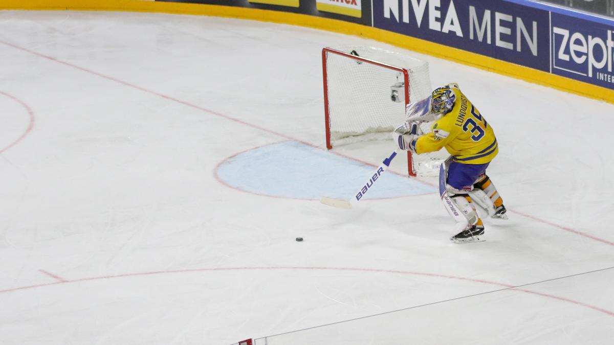 Canada 1 - 2 Sweden