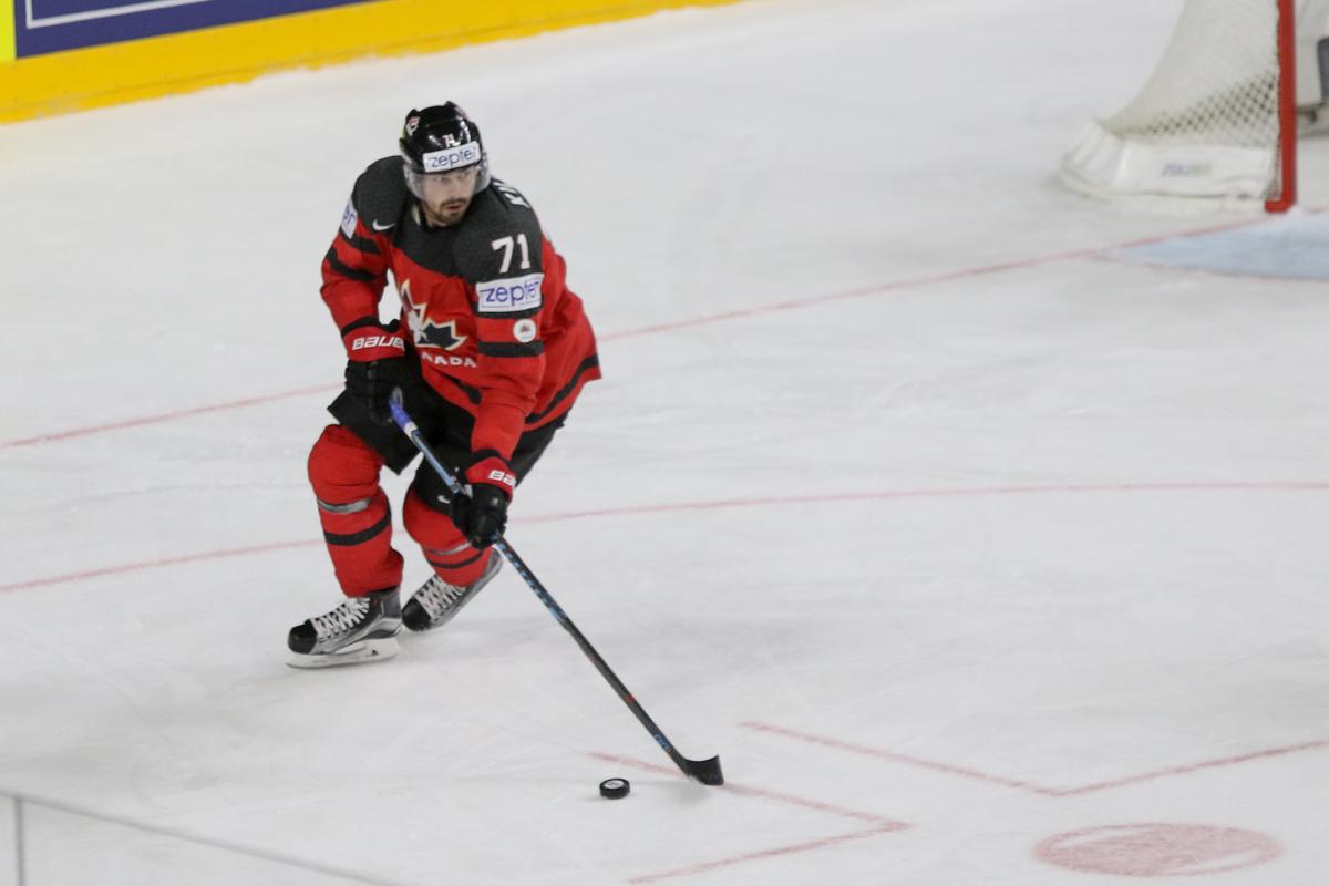 Canada 1 - 2 Sweden
