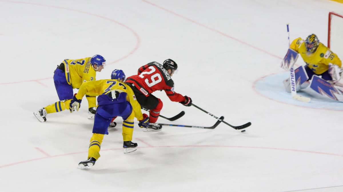 Canada 1 - 2 Sweden