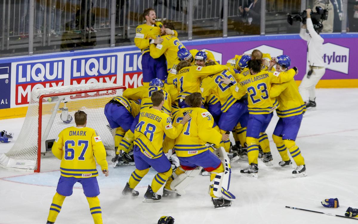 Canada 1 - 2 Sweden
