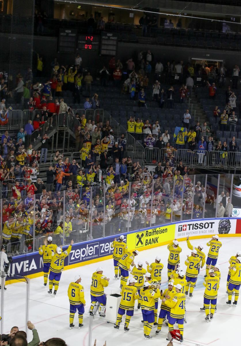 Canada 1 - 2 Sweden