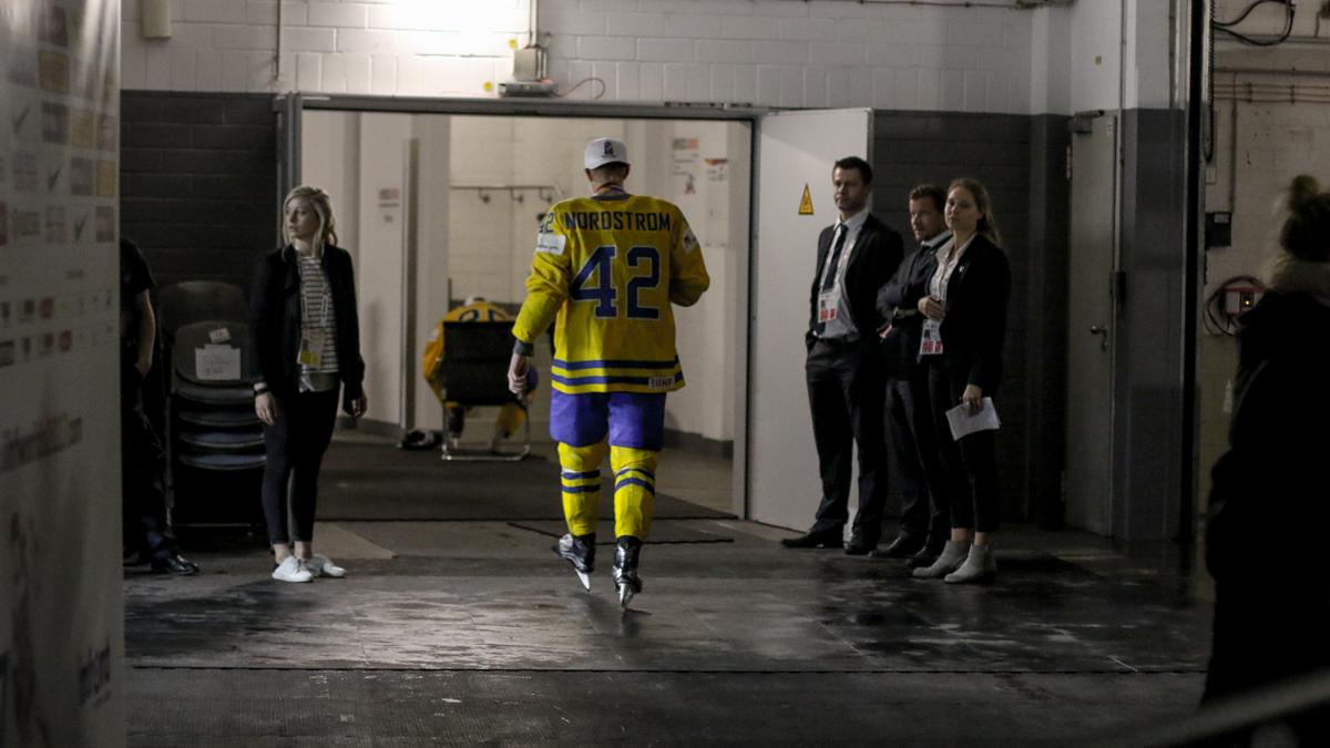Canada 1 - 2 Sweden