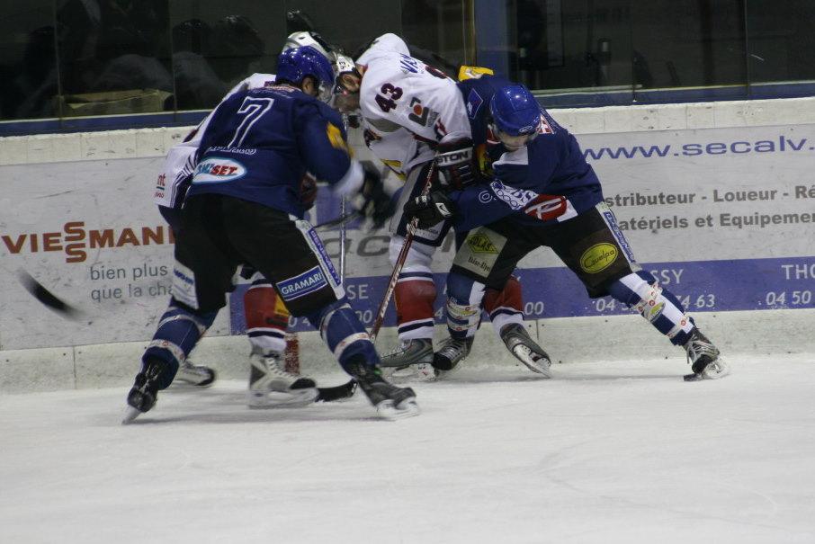 Mont-Blanc 1 - 4 Grenoble 