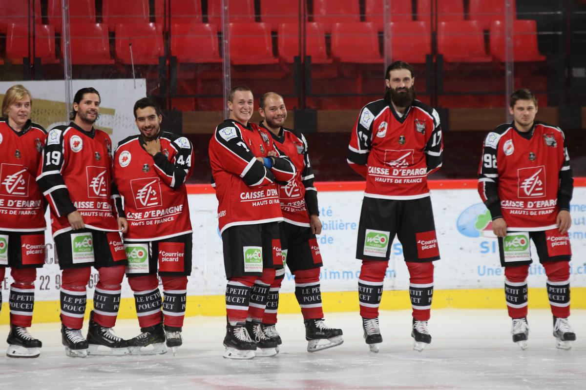 Remise des maillots à Amiens — Reportage