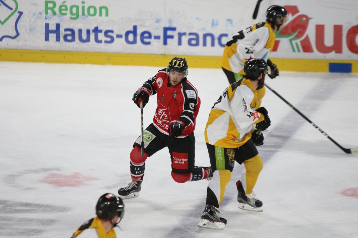 Amiens  4 - 1 Strasbourg 