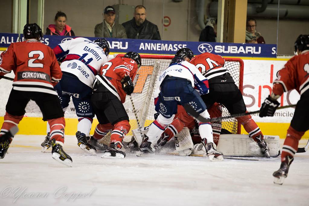 Chamonix  5 - 4 Angers 