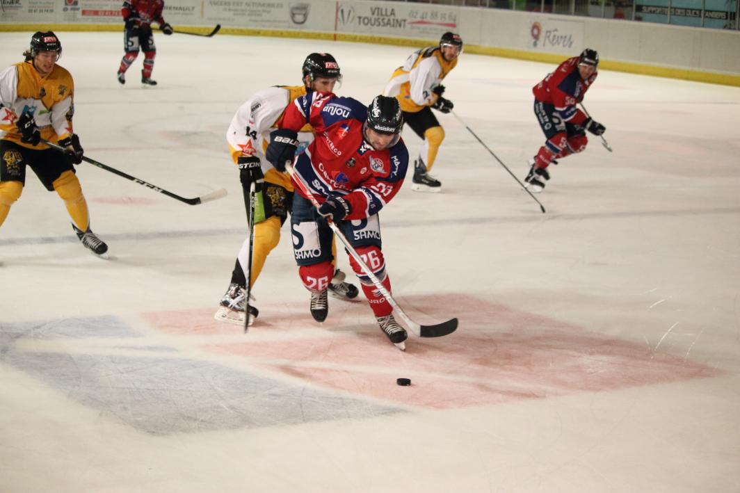 Angers  5 - 4 Strasbourg 