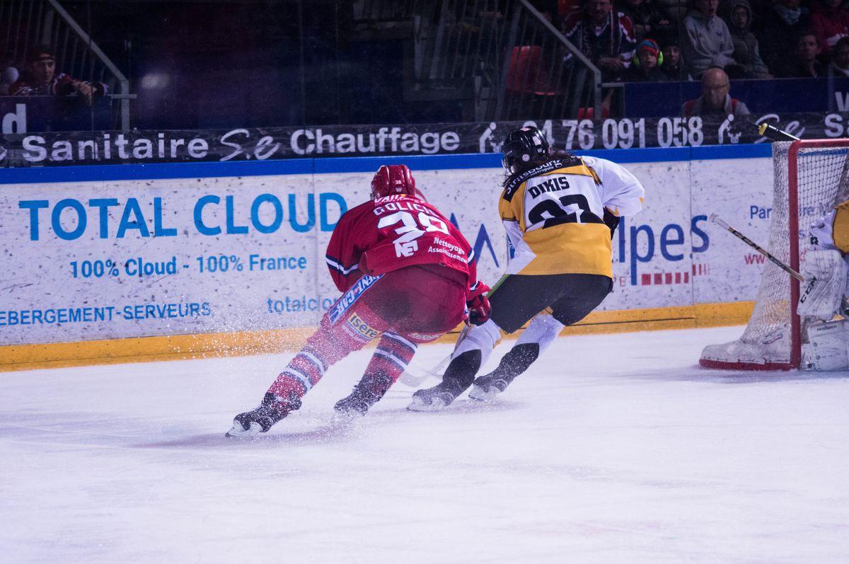 Grenoble  4 - 0 Strasbourg 