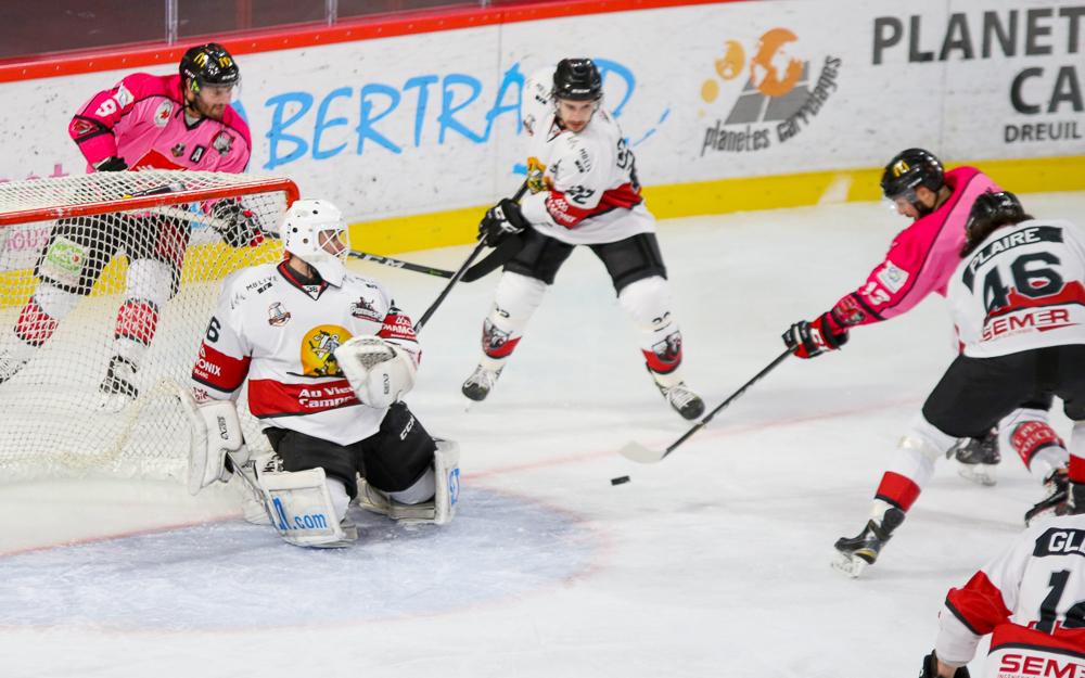 Amiens  3 - 0 Chamonix 