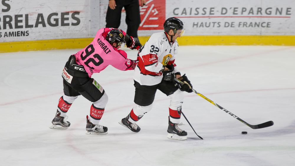 Amiens  3 - 0 Chamonix 
