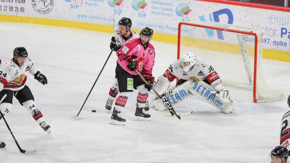Amiens  3 - 0 Chamonix 