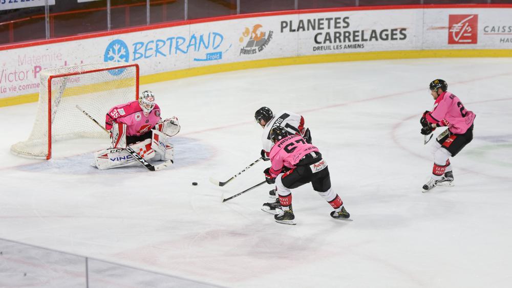 Amiens  3 - 0 Chamonix 