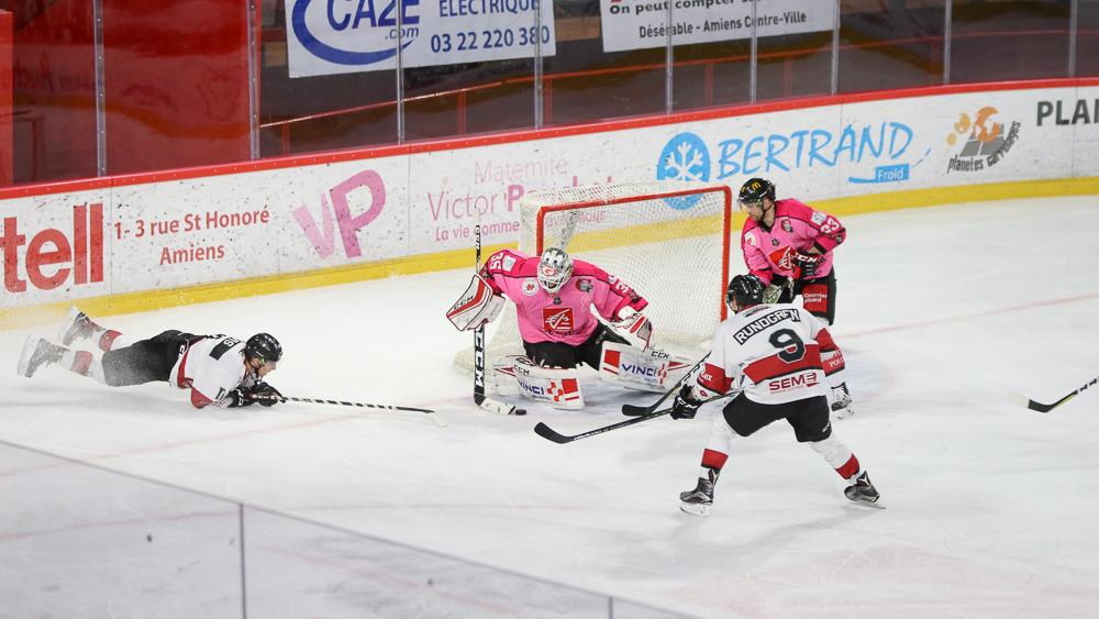 Amiens  3 - 0 Chamonix 