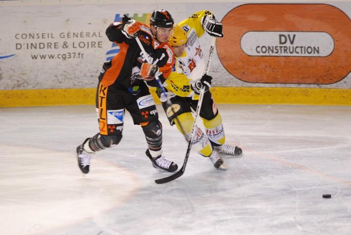 Tours  3 - 4 Strasbourg 